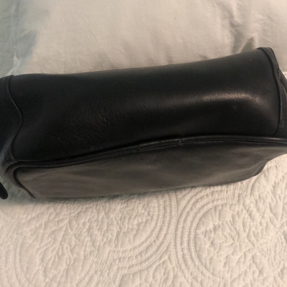 Black Leather Men's Dopp bag - Picture 2 of 3